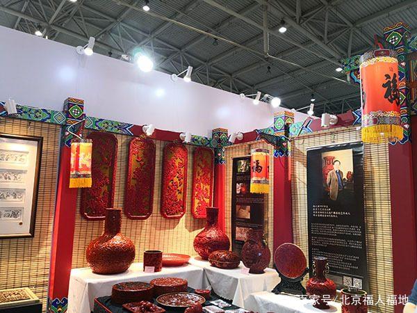 國家文化和旅游部長雒樹剛、北京宣傳部長杜飛進(jìn)等領(lǐng)導(dǎo)參觀非遺展