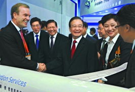 劉淇在北京市貿(mào)易發(fā)展會議上的講話 推動開放合作與創(chuàng)新發(fā)展